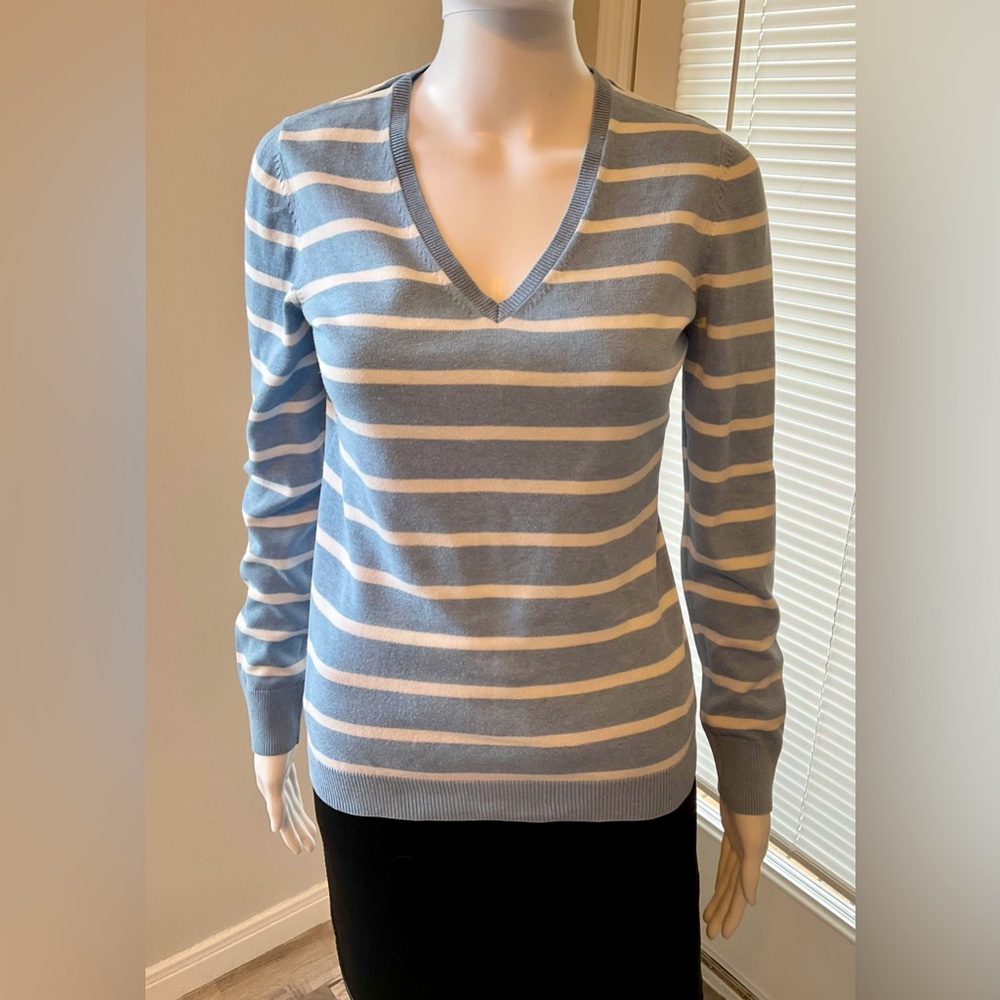 ESPIT Women's V-Neck Stripe Sweater Size M Blue and White. Used. Excellent